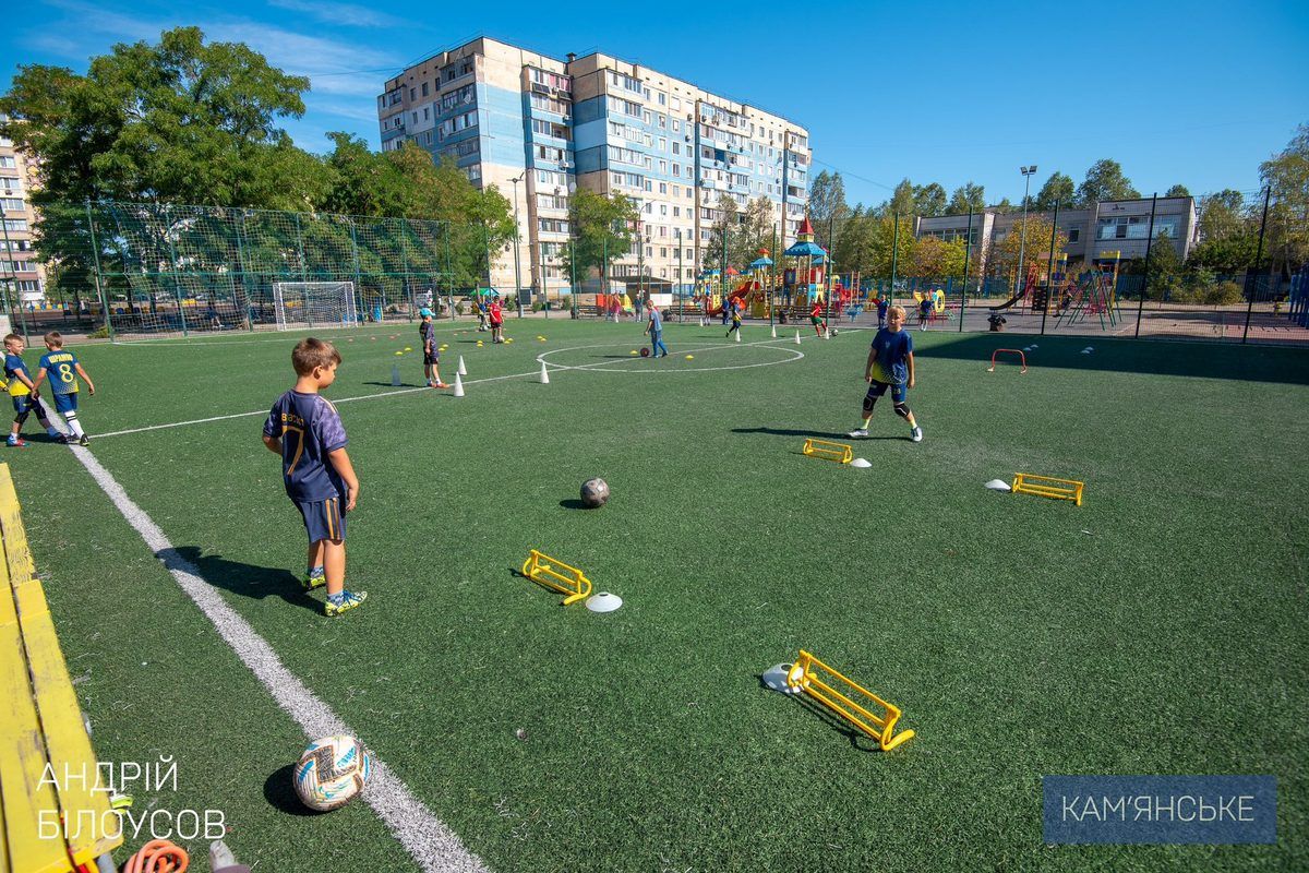 "Так ми не лише згуртовуємо громаду, а й залучаємо все більше людей до активних занять спортом", - мер міста У Кам’янському перевірили санітарний та технічний стан спортивних комплексів 9