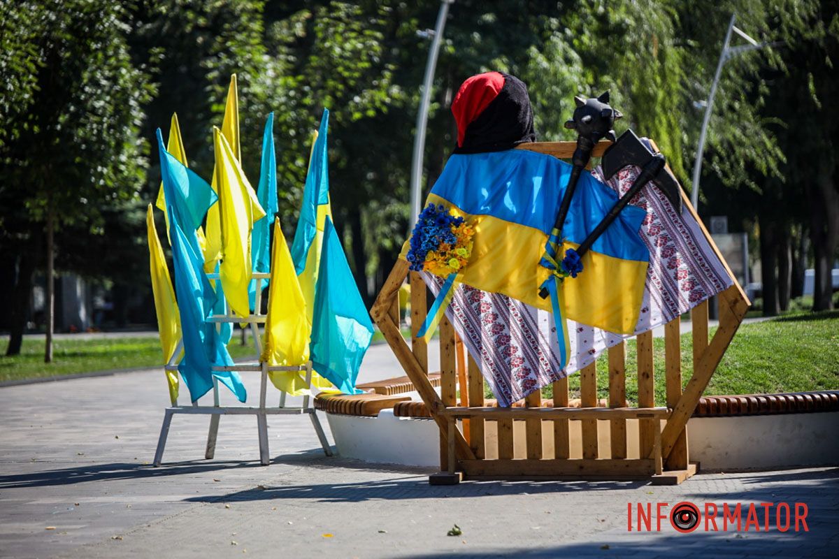 Зона отдыха находится по проспекту Богдана Хмельницкого