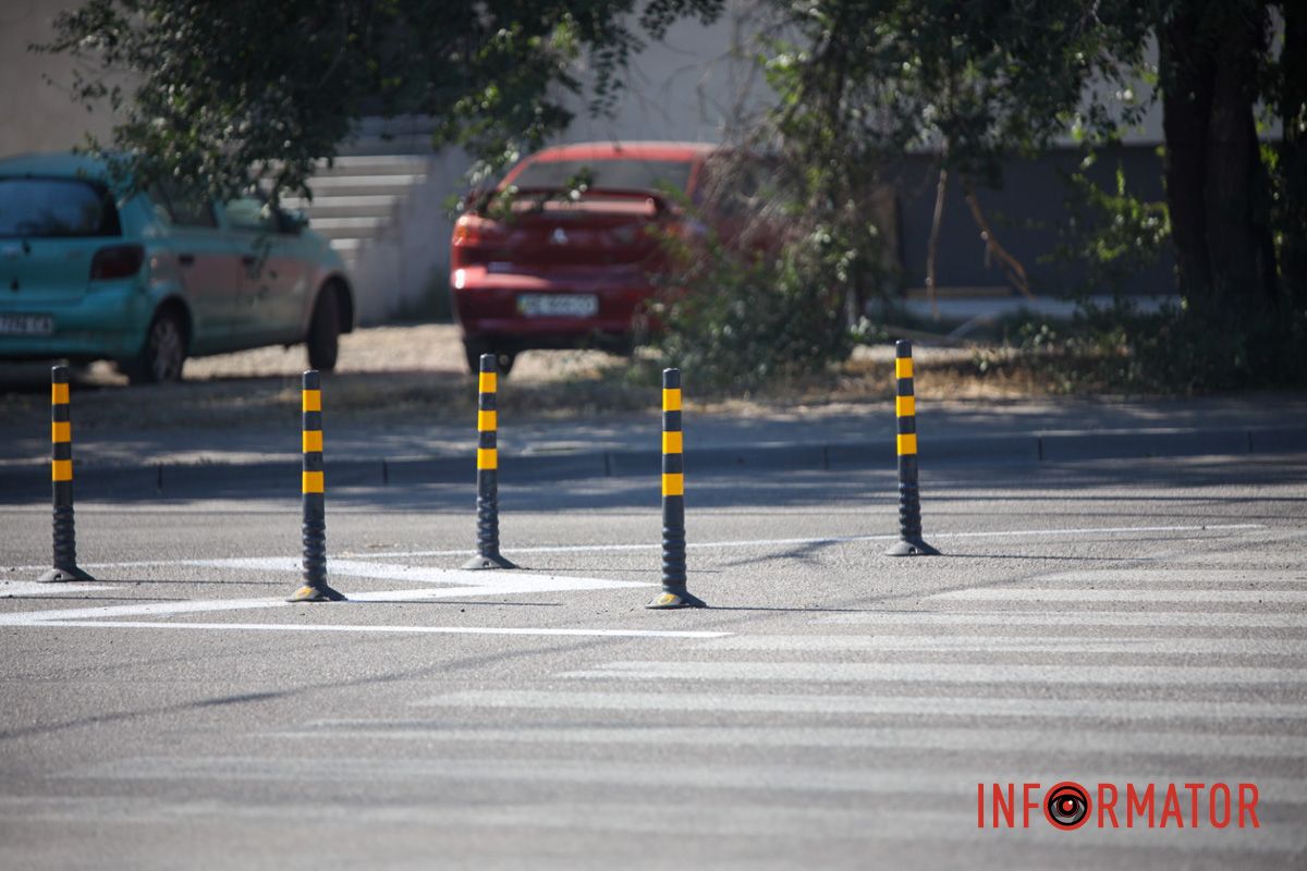 Установили новые знаки и нанесли разметку: в Днепре перекресток на проспектах Слобожанском и Александра Поля сделали безопаснее 14