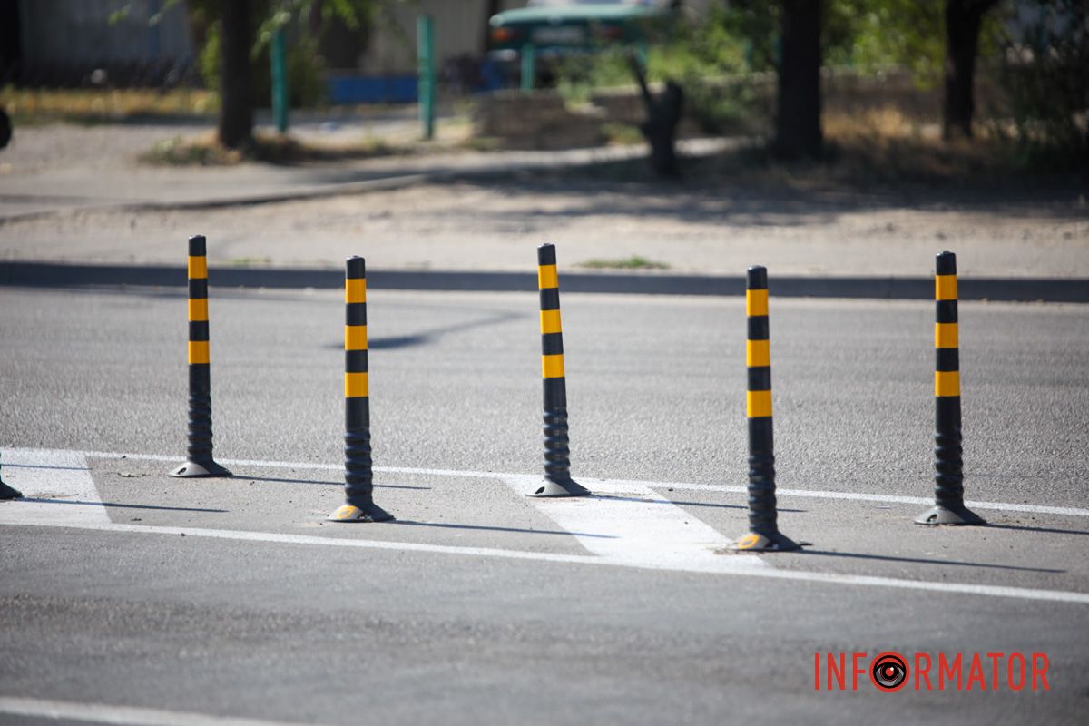 Установили новые знаки и нанесли разметку: в Днепре перекресток на проспектах Слобожанском и Александра Поля сделали безопаснее 17