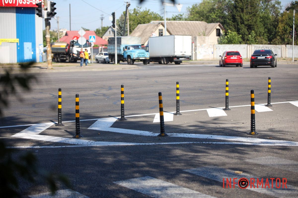 Установили новые знаки и нанесли разметку: в Днепре перекресток на проспектах Слобожанском и Александра Поля сделали безопаснее 11