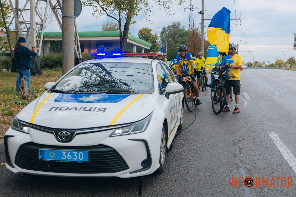 В честь Дня Независимости Украины: в Днепре состоялся патриотический вело- и автопробег 52