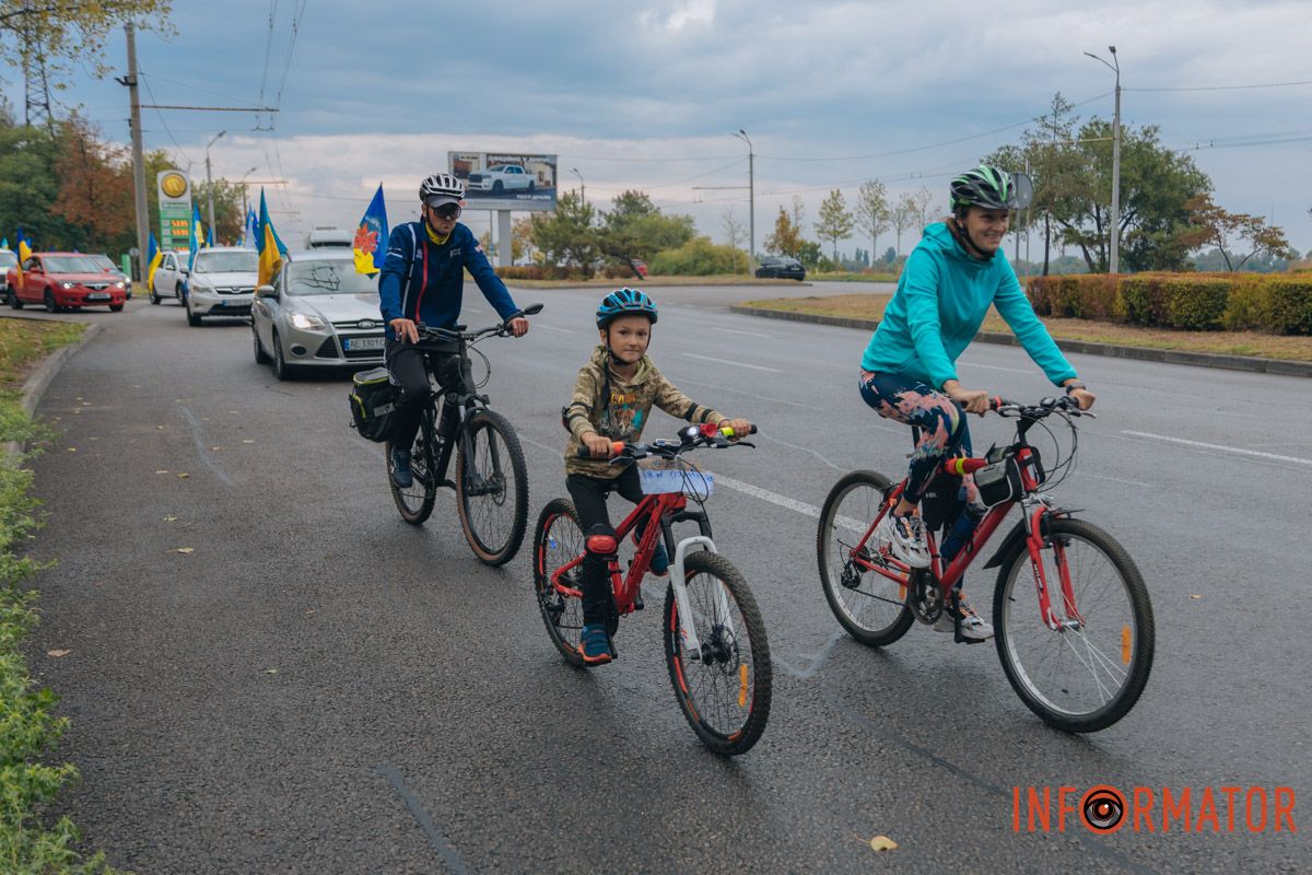 В честь Дня Независимости Украины: в Днепре состоялся патриотический вело- и автопробег 46