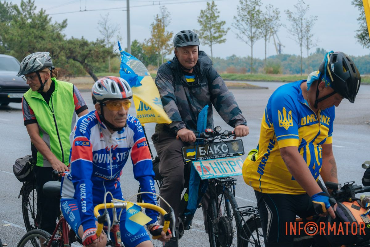 В честь Дня Независимости Украины: в Днепре состоялся патриотический вело- и автопробег 28