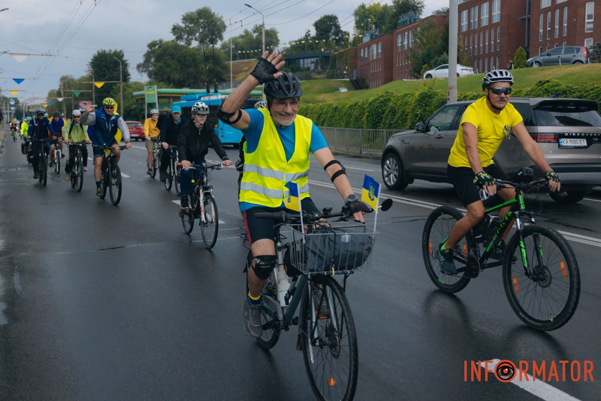 В честь Дня Независимости Украины: в Днепре состоялся патриотический вело- и автопробег 23