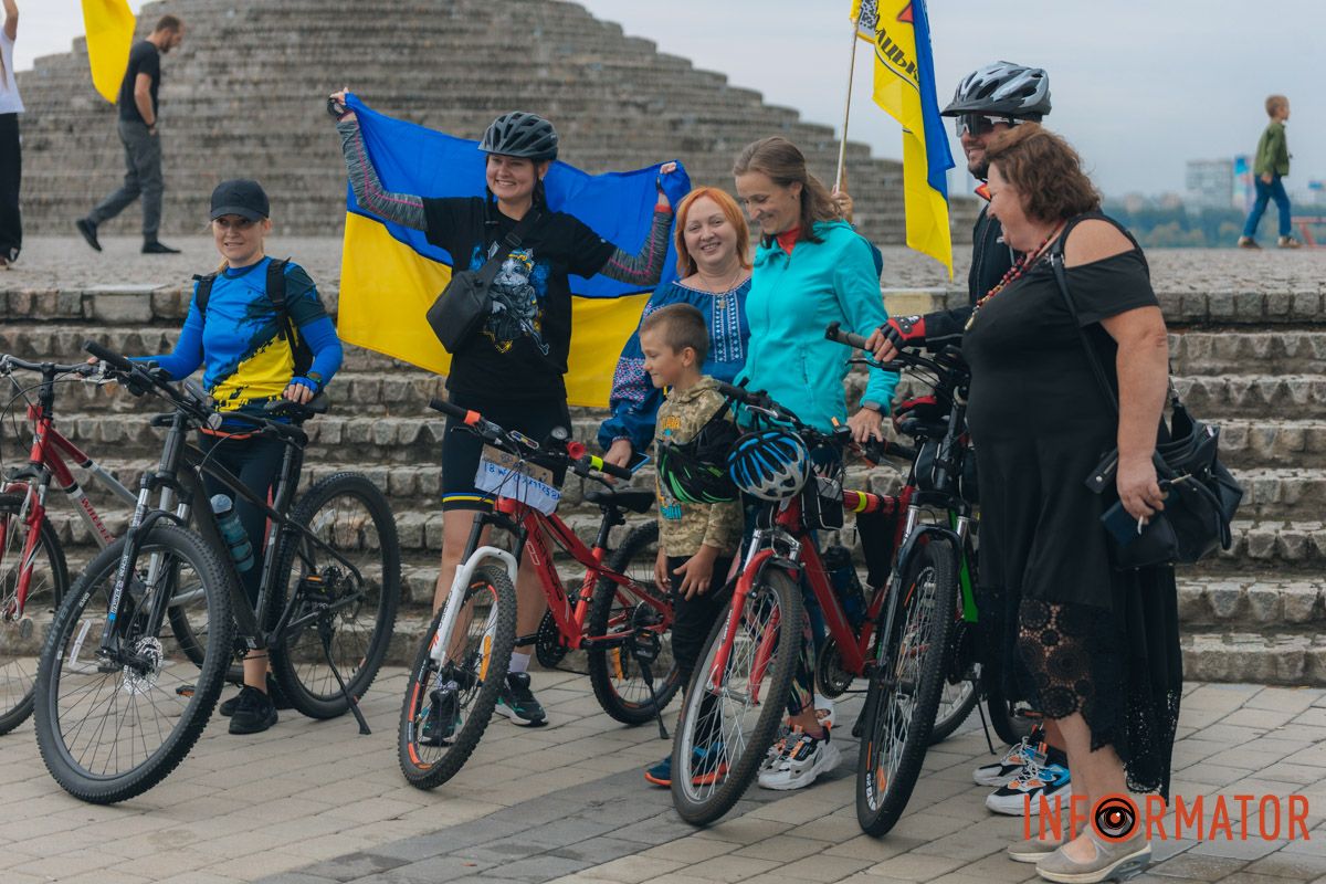 В честь Дня Независимости Украины: в Днепре состоялся патриотический вело- и автопробег 14