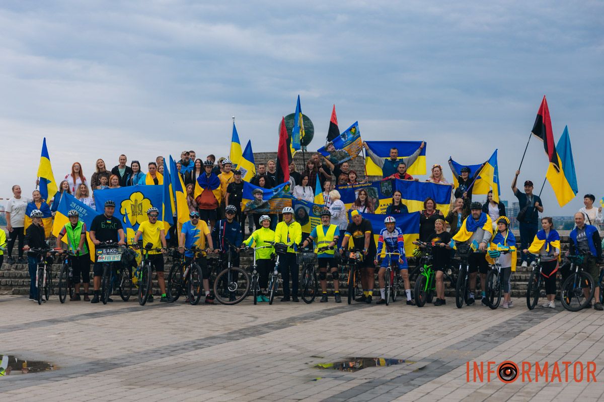 В честь Дня Независимости Украины: в Днепре состоялся патриотический вело- и автопробег 16