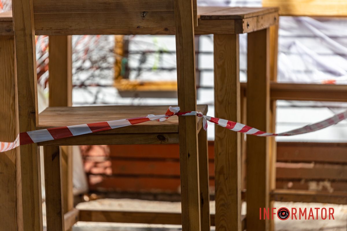 Стрельцы в сигнальной ленте Стрельцы в сигнальной ленте