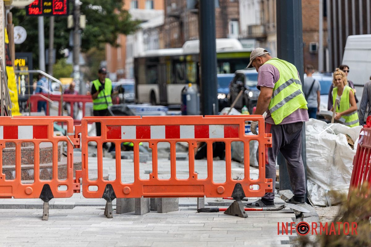 Работы продолжаются на отрезке между Харьковской и Центральной Работы продолжаются на отрезке между Харьковской и Центральной