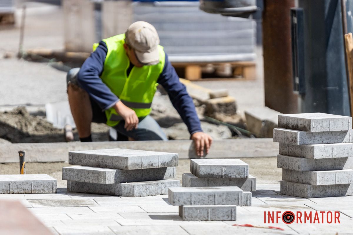 Предусмотрена укладка тактильной плитки Предусмотрена укладка тактильной плитки