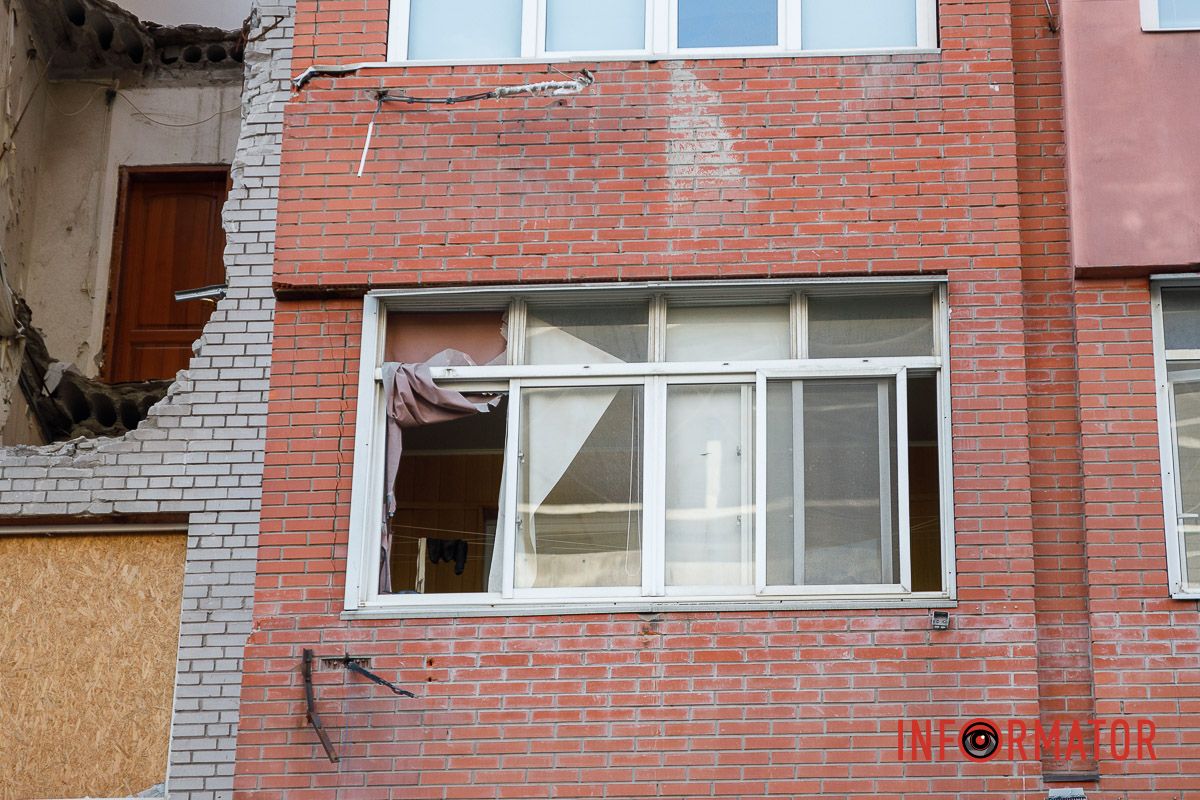 Будівельники зведуть нові стіни, відремонтують перекриття та замінять дах Пошкоджений ракетою будинок на Виконкомівській у Дніпрі хочуть відновити за понад 49 мільйонів гривень 9