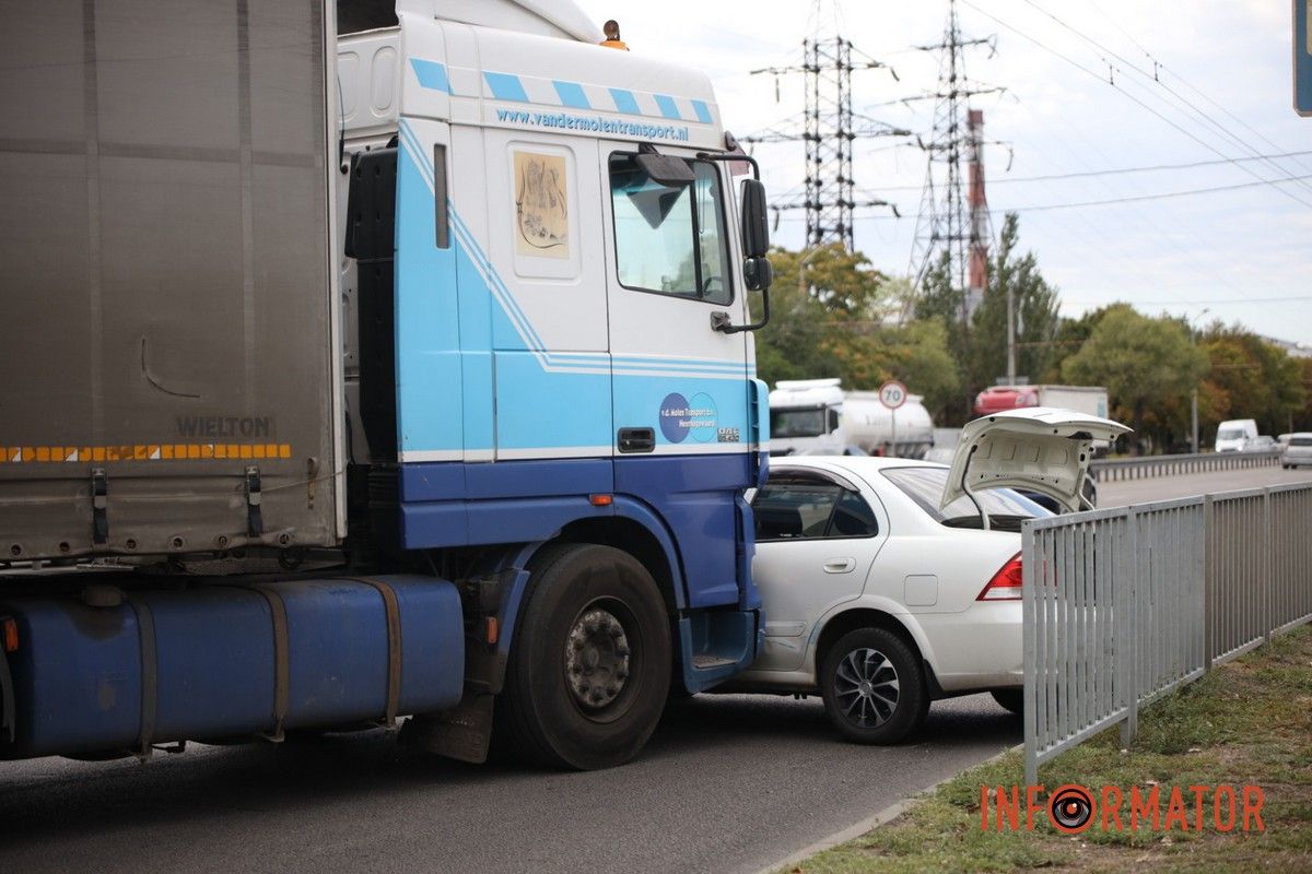 Станом на 14:33, на місці події працюють правоохоронці