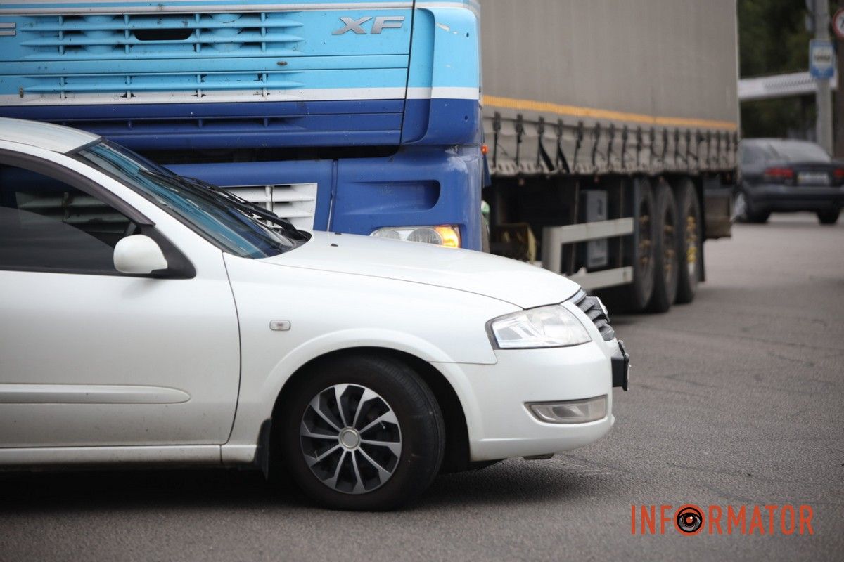 Потім машини почали виїжджати на перехрестя і сталася аварія