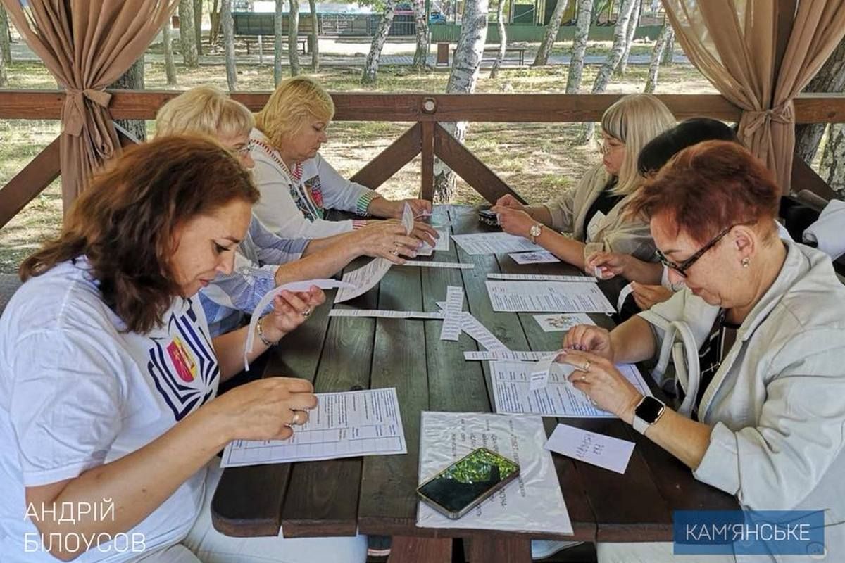 Вже традиційна серпнева «(не)конференція» У Кам’янському освітяни зібралися просто неба 3