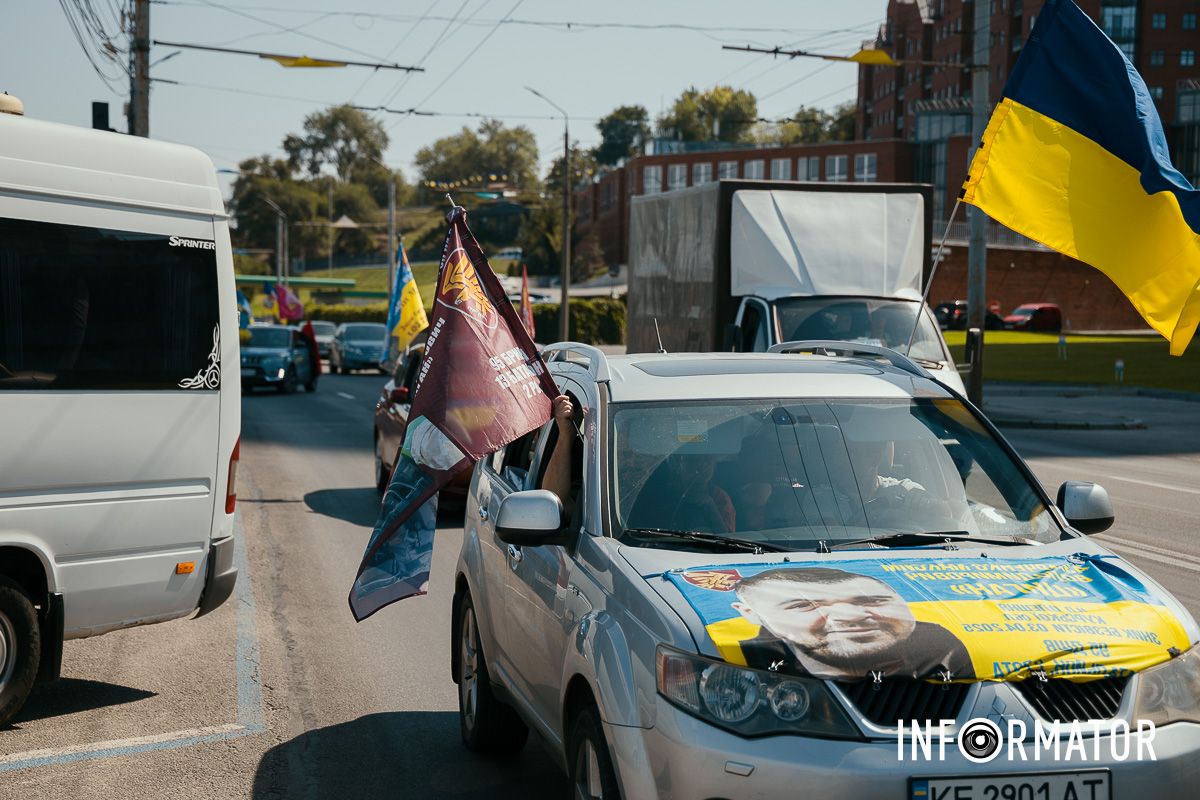 Автопробіг “Зниклі безвісти – не забуті”: у Дніпрі відбулась акція-автопробіг на підтримку полонених та зниклих безвісти 42