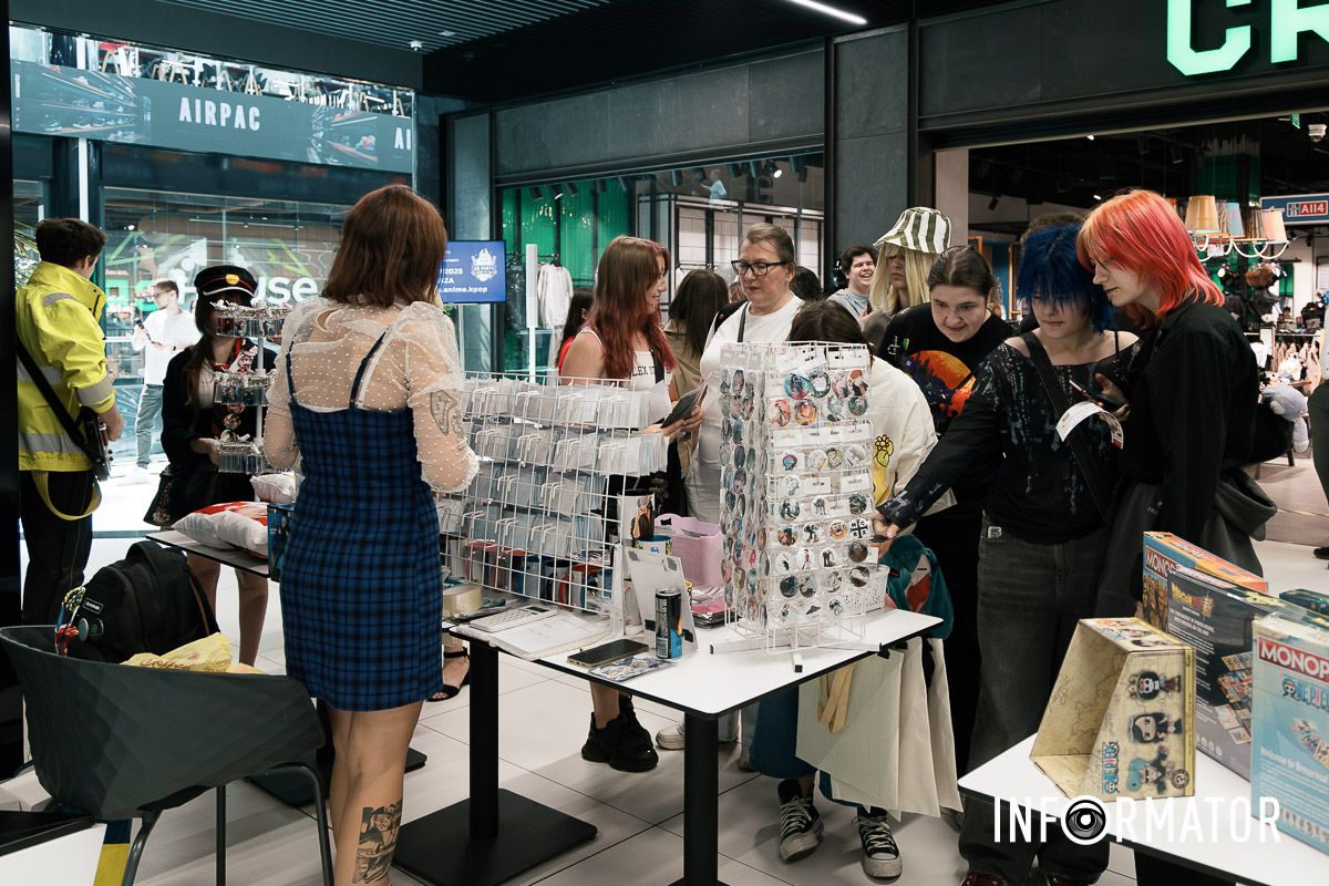 Яркий косплей на 20-й аниме-ступени Днепра Яркий косплей на 20-й аниме-ступени Днепра