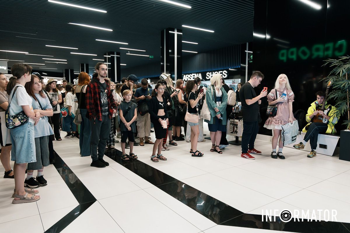 Она прошла в ТРЦ Neo Plaza Она прошла в ТРЦ Neo Plaza