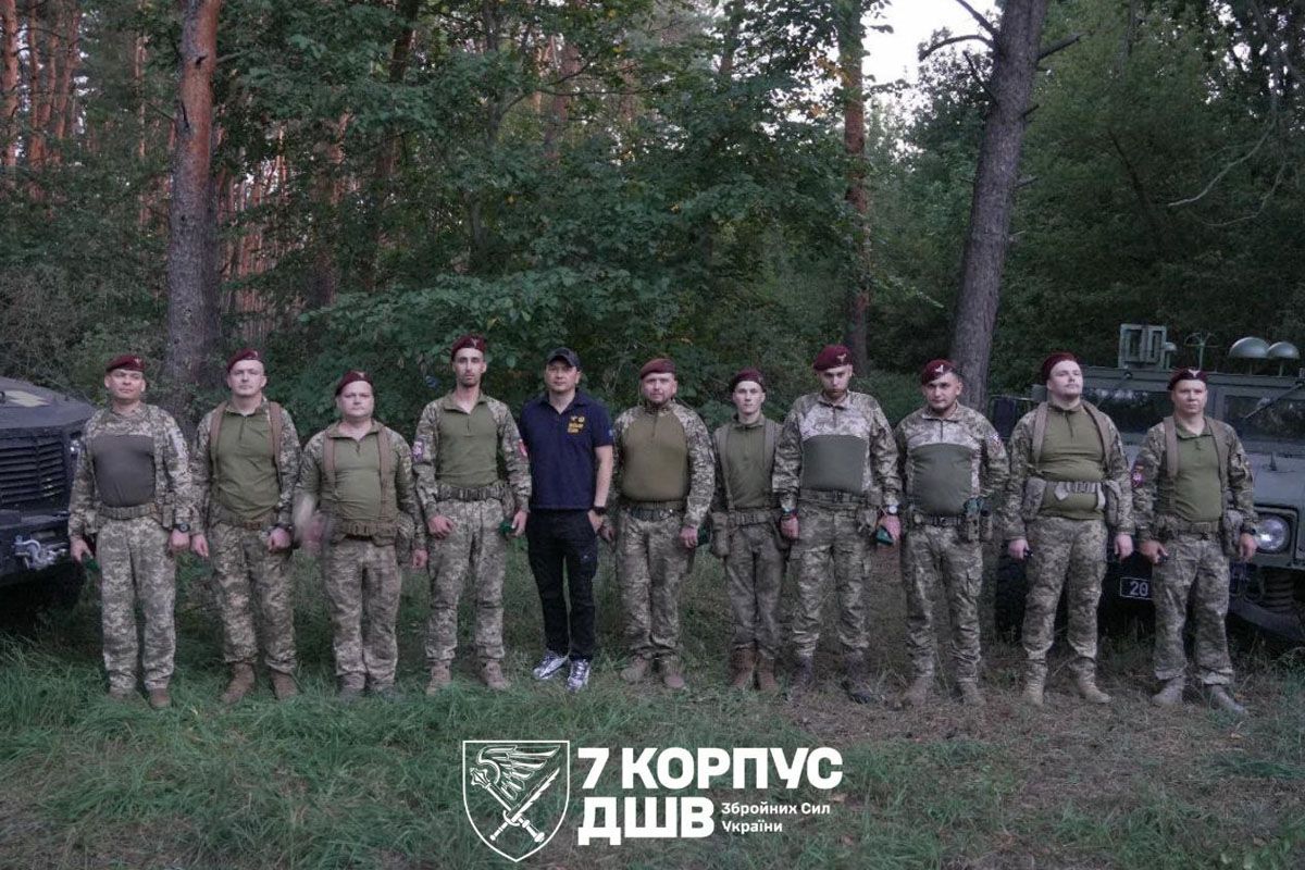 Очільник Миколаївщини Віталій Кім передав партію дронів на потреби 7 корпусу ДШВ 1