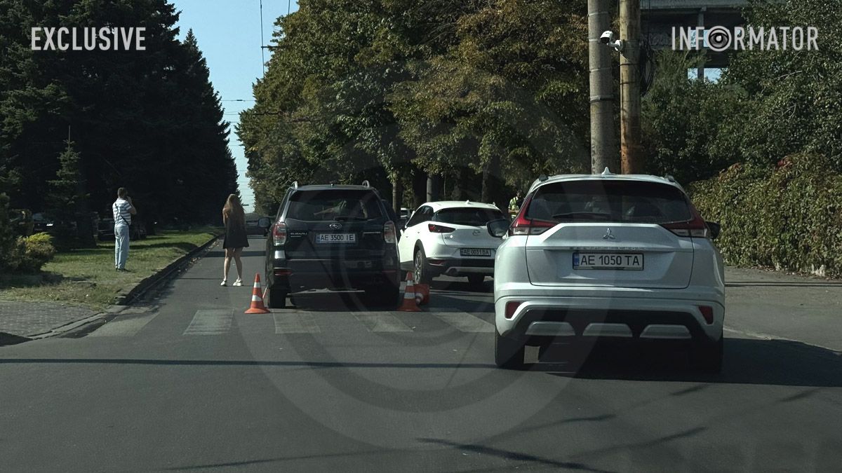 Видео момента: в Днепре на проспекте Науки столкнулись Toyota и Subaru