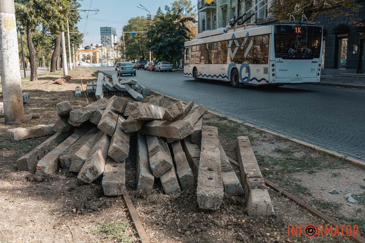 Поэтому занята полоса в направлении вокзала Поэтому занята полоса в направлении вокзала