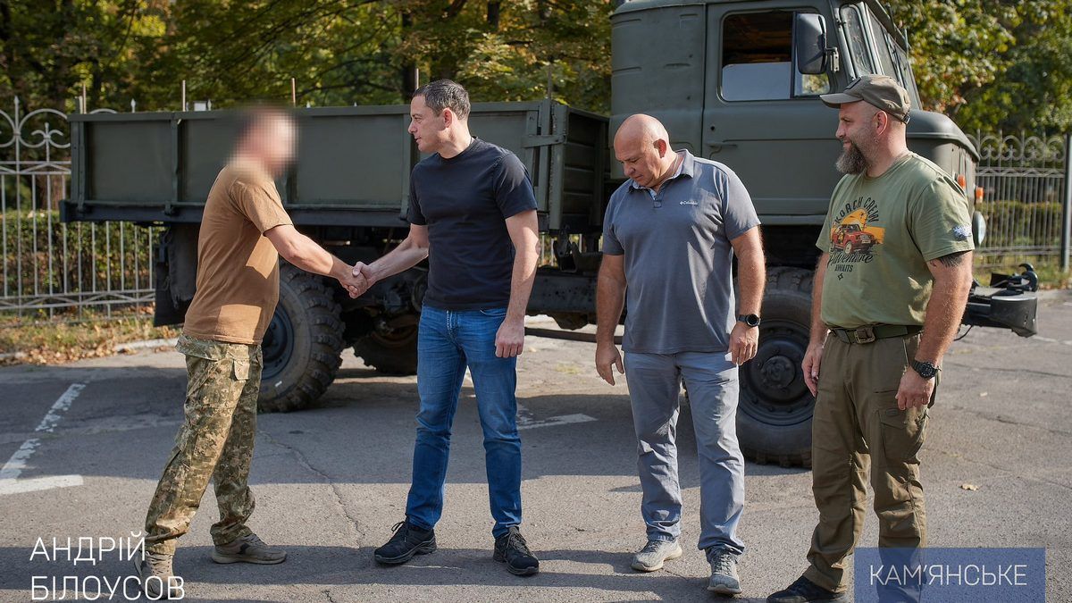 Захисникам із Кам’янського передали вантажівку ГАЗ-66