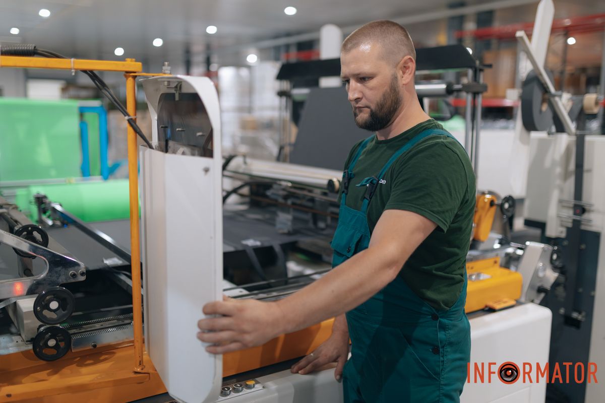 Нова лінія дасть змогу додатково створити 200 нових робочих місць Від Дніпра до Європи: найбільший виробник екосумок та спанбонду з повним циклом RendpacoEco змінює екологію та запустив нову лінію виробництва 13