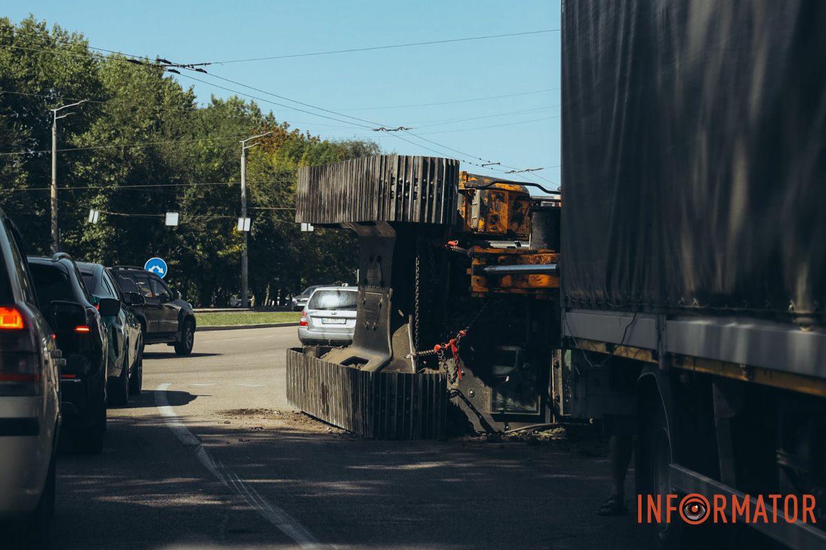 Значних пошкоджень на спецтехніці не видно