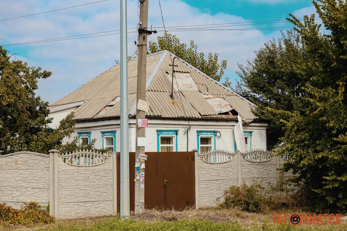 Вибите скло та пошкоджені будинки: як виглядає місце ворожої атаки у Дніпрі 17