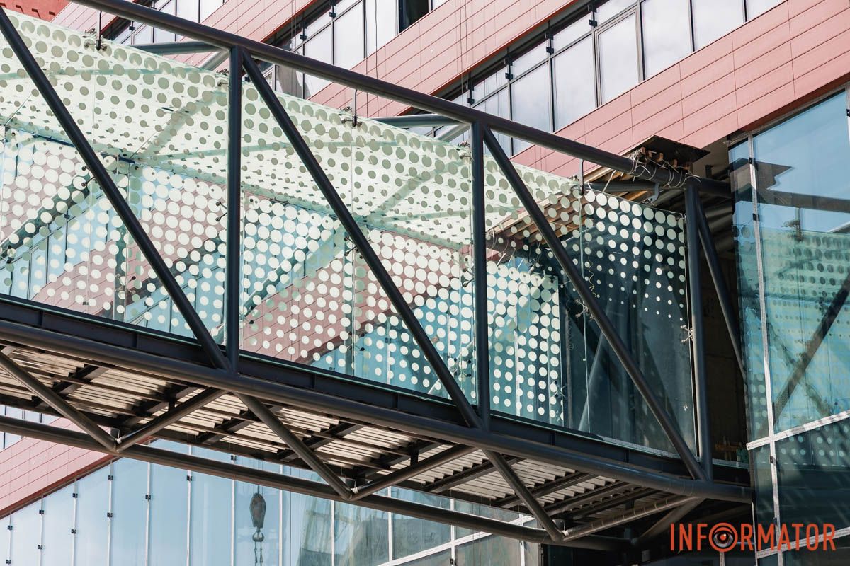 Зазначимо, що дозвіл на проведення робіт міський голова надав на 4 та 5 вересня У Дніпрі перекрили проїзну частину та тротуар по вулиці Харківській: причина 8