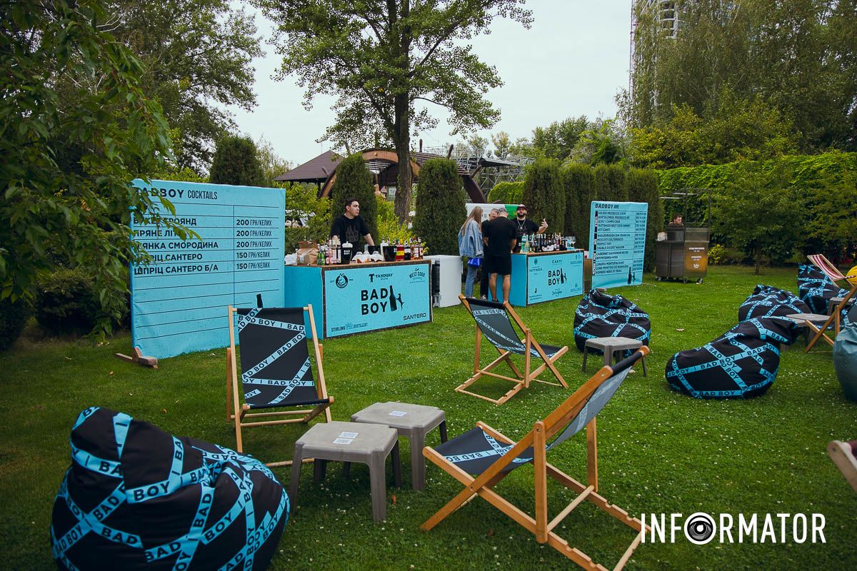 Фотозоны, вкусности и много развлечений для четырехлапых: в Днепре проходит фестиваль для собак 10