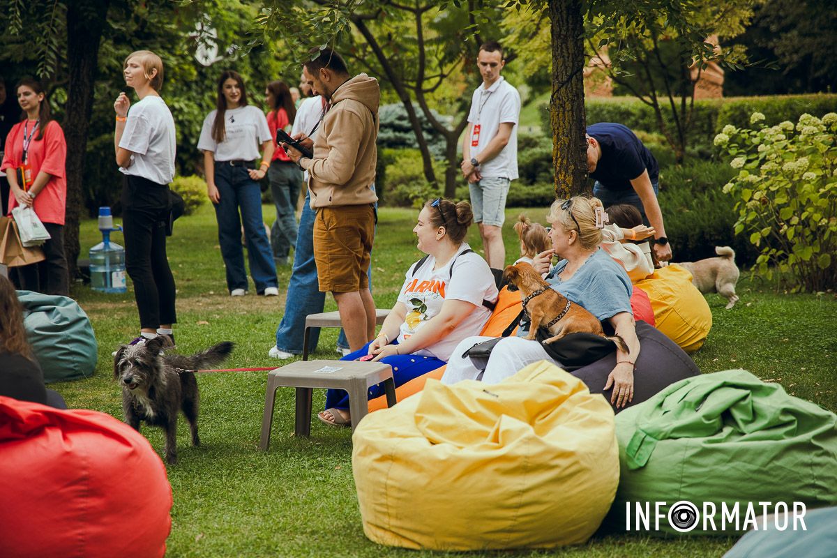 Фотозоны, вкусности и много развлечений для четырехлапых: в Днепре проходит фестиваль для собак 30