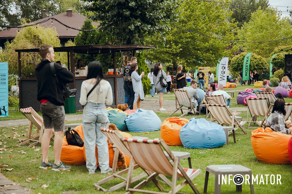 Фотозоны, вкусности и много развлечений для четырехлапых: в Днепре проходит фестиваль для собак 36