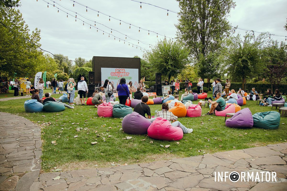 Фотозоны, вкусности и много развлечений для четырехлапых: в Днепре проходит фестиваль для собак 38