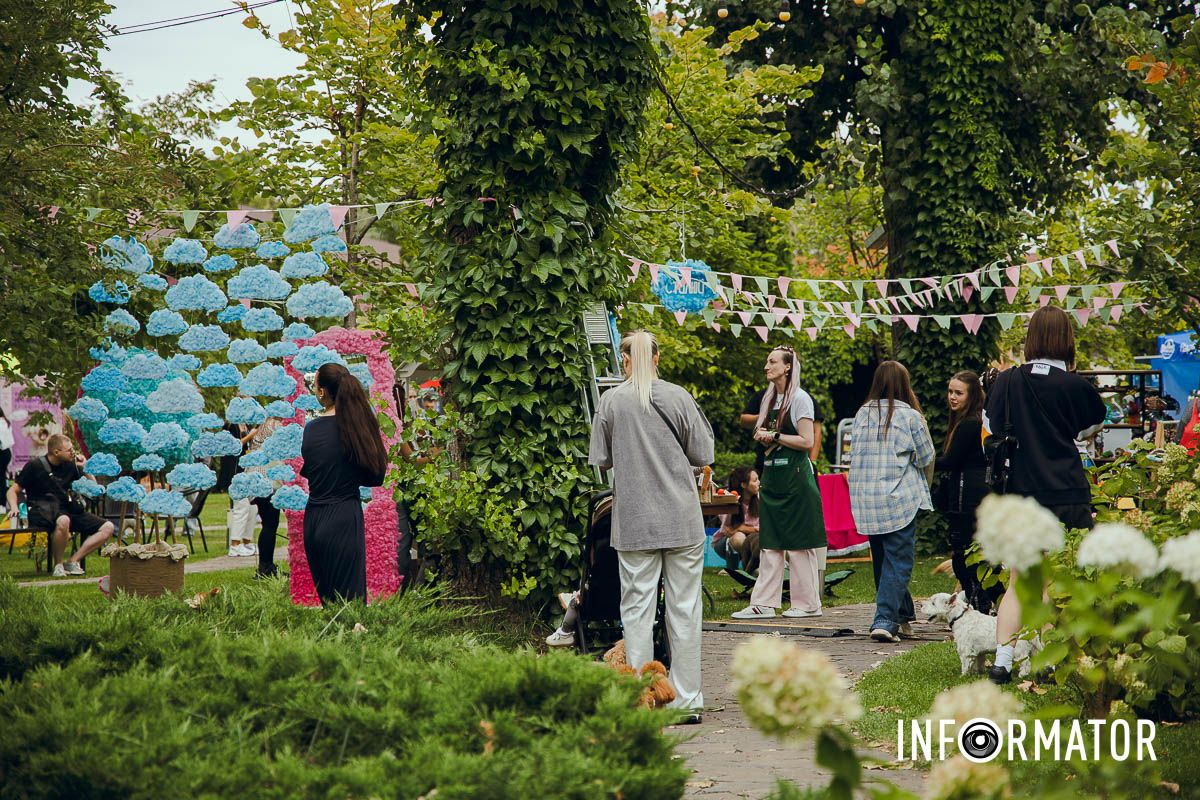 Фотозоны, вкусности и много развлечений для четырехлапых: в Днепре проходит фестиваль для собак 45