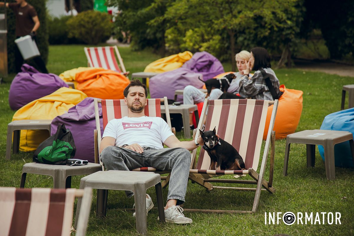 Фотозоны, вкусности и много развлечений для четырехлапых: в Днепре проходит фестиваль для собак 47