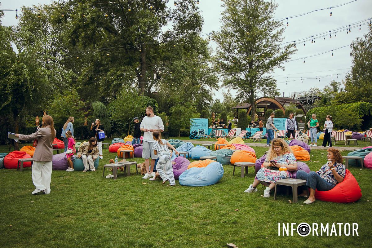 Фотозоны, вкусности и много развлечений для четырехлапых: в Днепре проходит фестиваль для собак 59