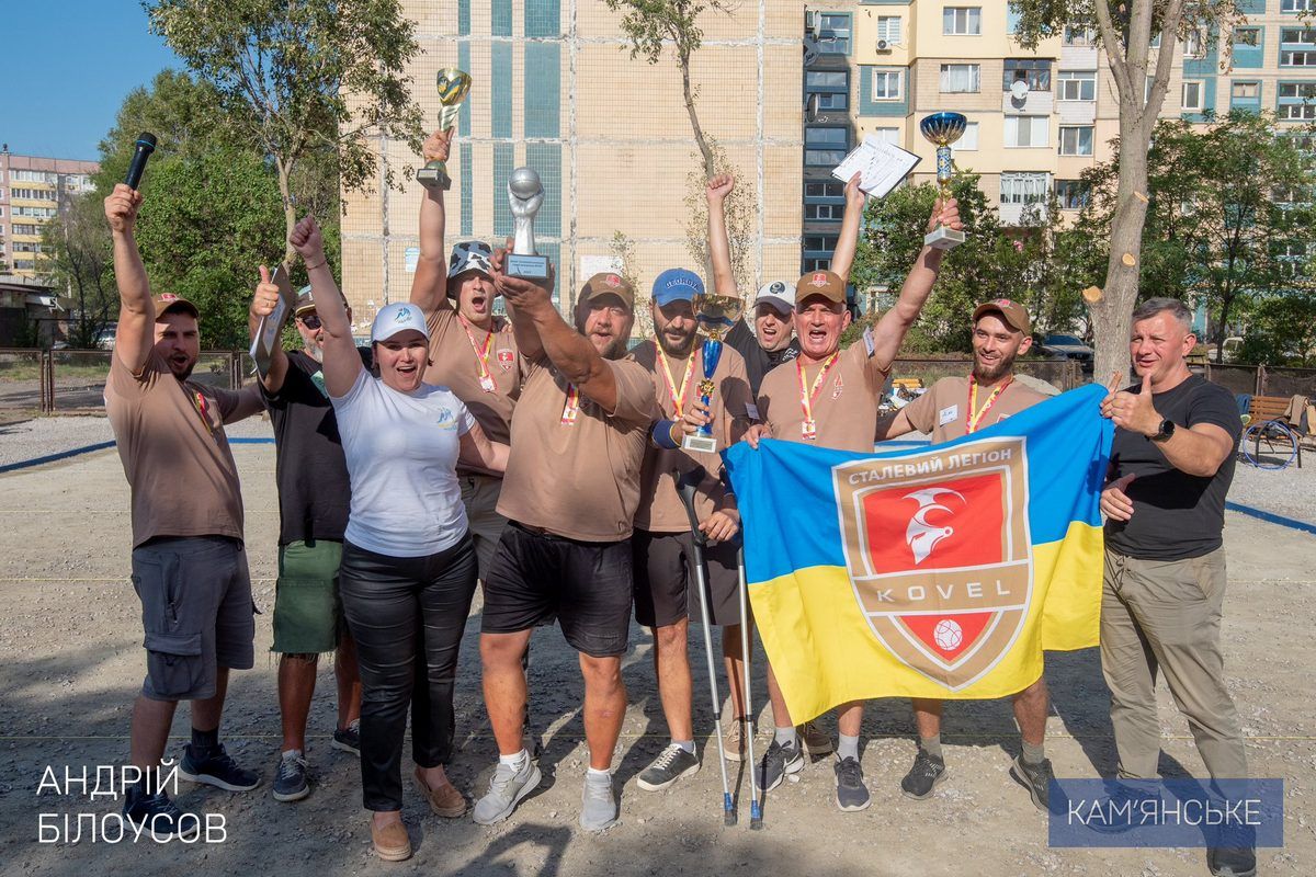 У Кам'янському відкрили сучасний майданчик для гри у петанк та провели змагання ветеранів 8