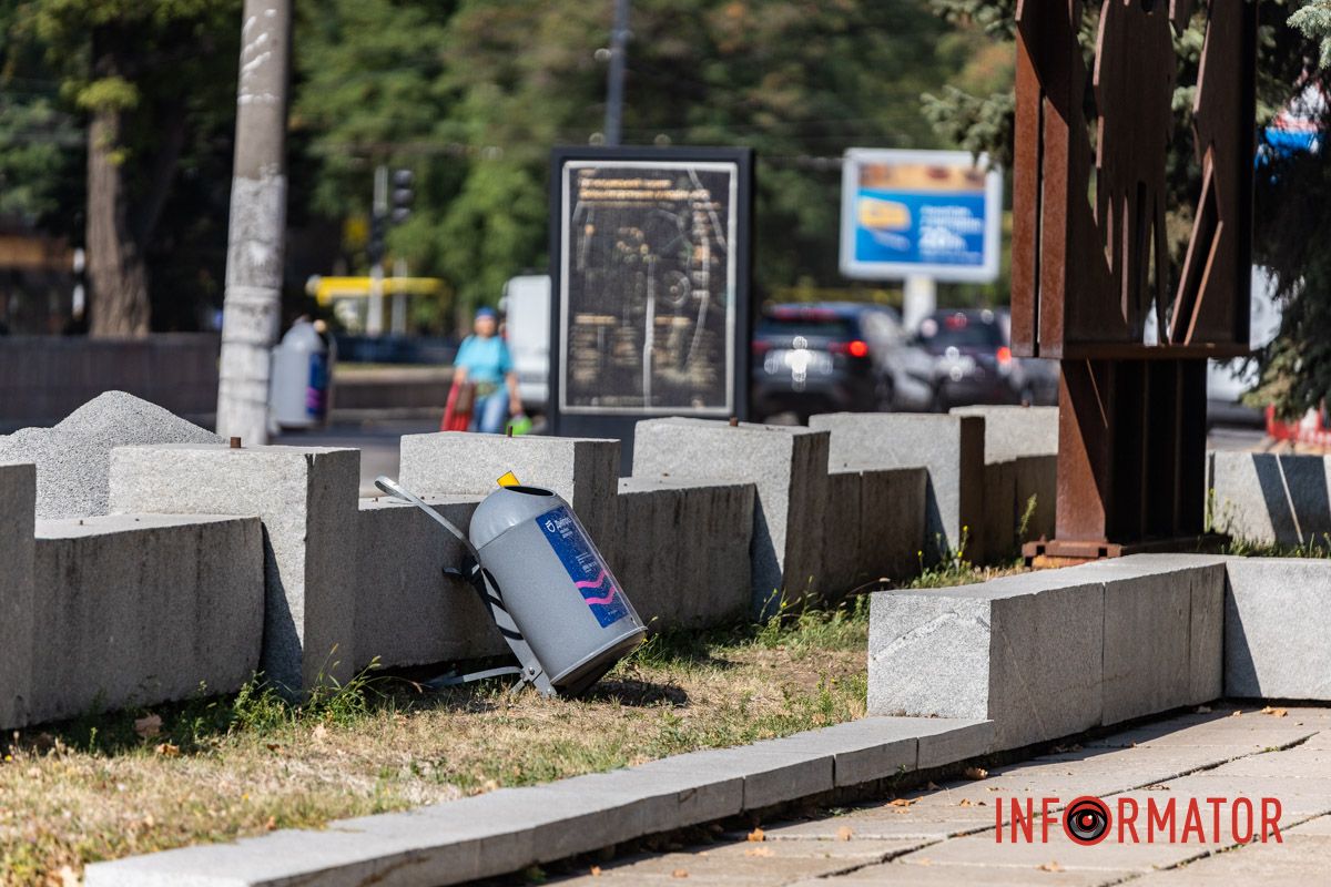 Перший етап охоплює роботи поблизу площі Соборної У Дніпрі біля Історичного музею триває створення безбар’єрного маршруту 13