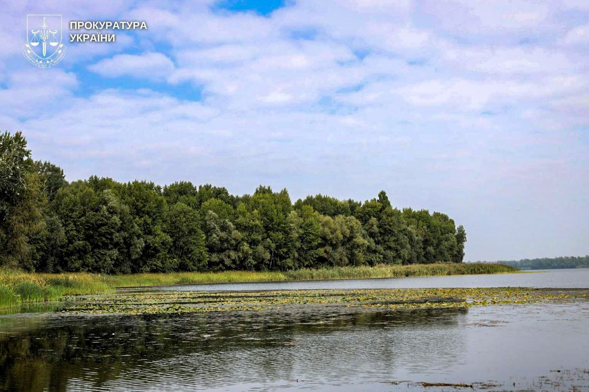 В Днепре удалось остановить незаконное сокращение прибрежной защитной полосы реки Днепр В Днепре удалось остановить незаконное сокращение прибрежной защитной полосы реки Днепр