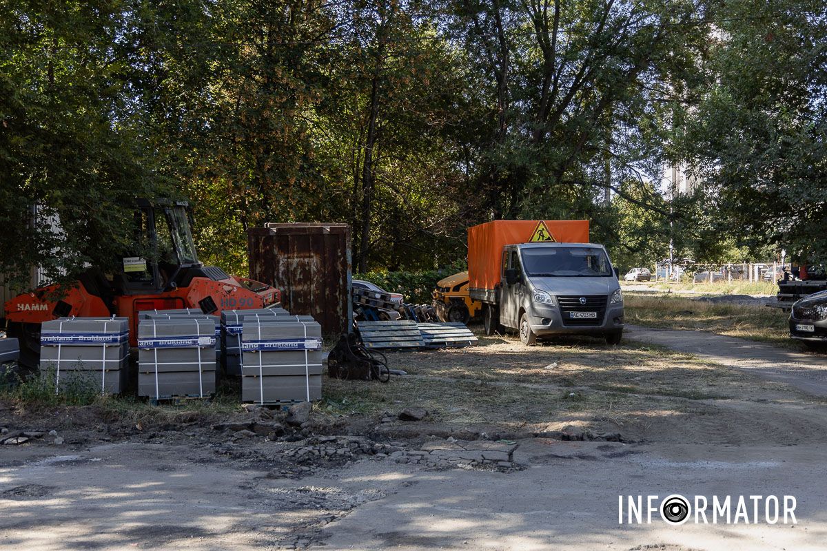 У Дніпрі на Мозолевського та Козака Мамая працює спецтехніка: що відбувається 2