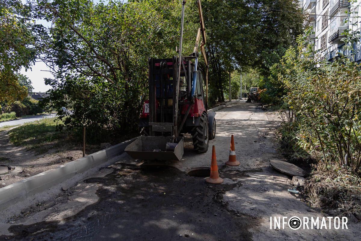 У Дніпрі на Мозолевського та Козака Мамая працює спецтехніка: що відбувається 7