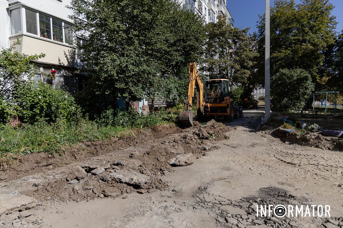 У Дніпрі на Мозолевського та Козака Мамая працює спецтехніка: що відбувається 13