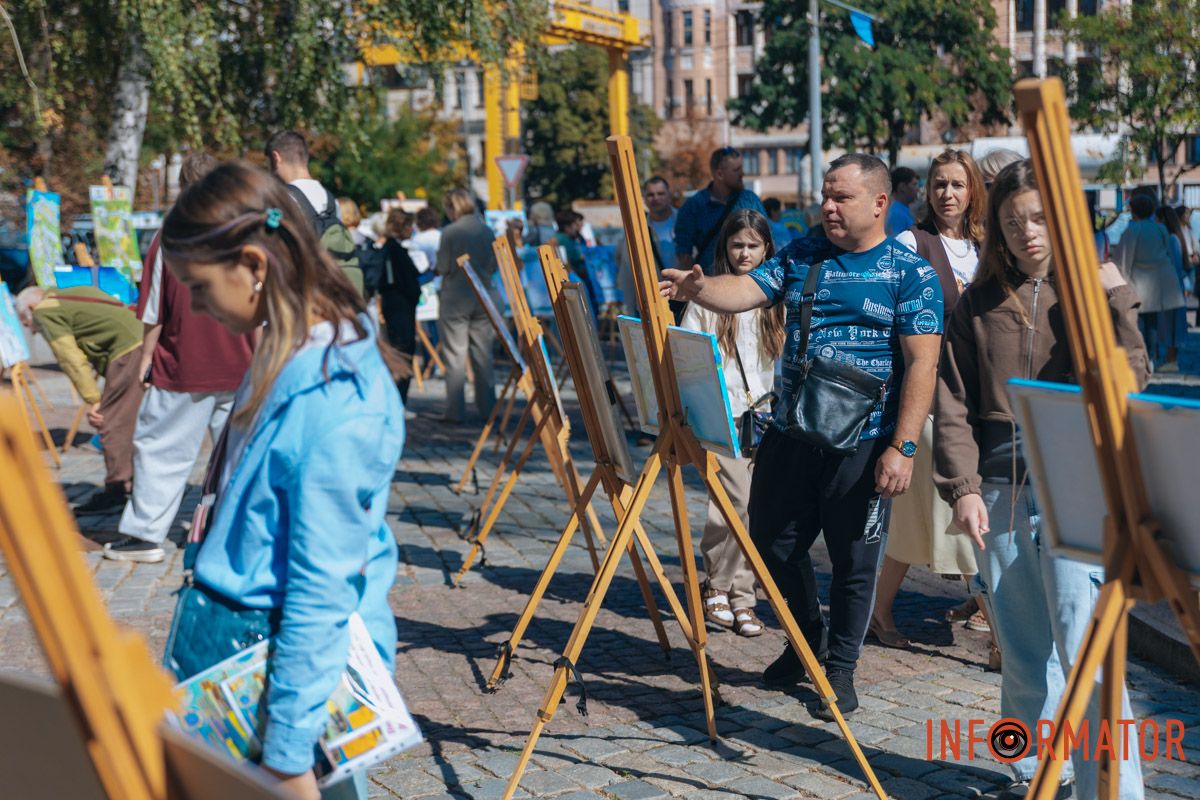 Работы нарисовали воспитанники художественных школ Днепра и учащиеся заведений среднего образования Работы нарисовали воспитанники художественных школ Днепра и учащиеся заведений среднего образования