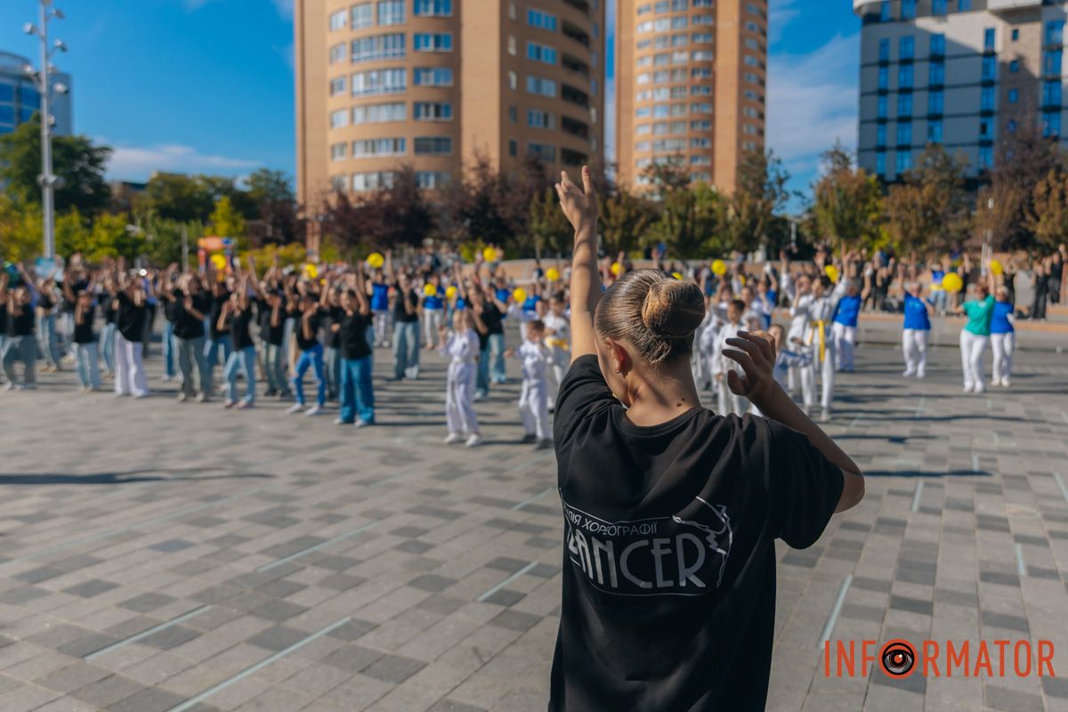 У Дніпрі на День міста на Успенській площі пройшов святковий захід "Штурмуймо Олімп" 6