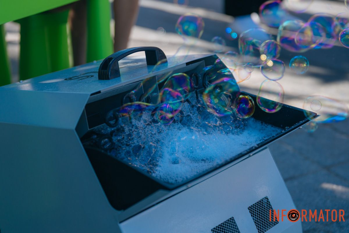 У Дніпрі на День міста на Успенській площі пройшов святковий захід "Штурмуймо Олімп" 10