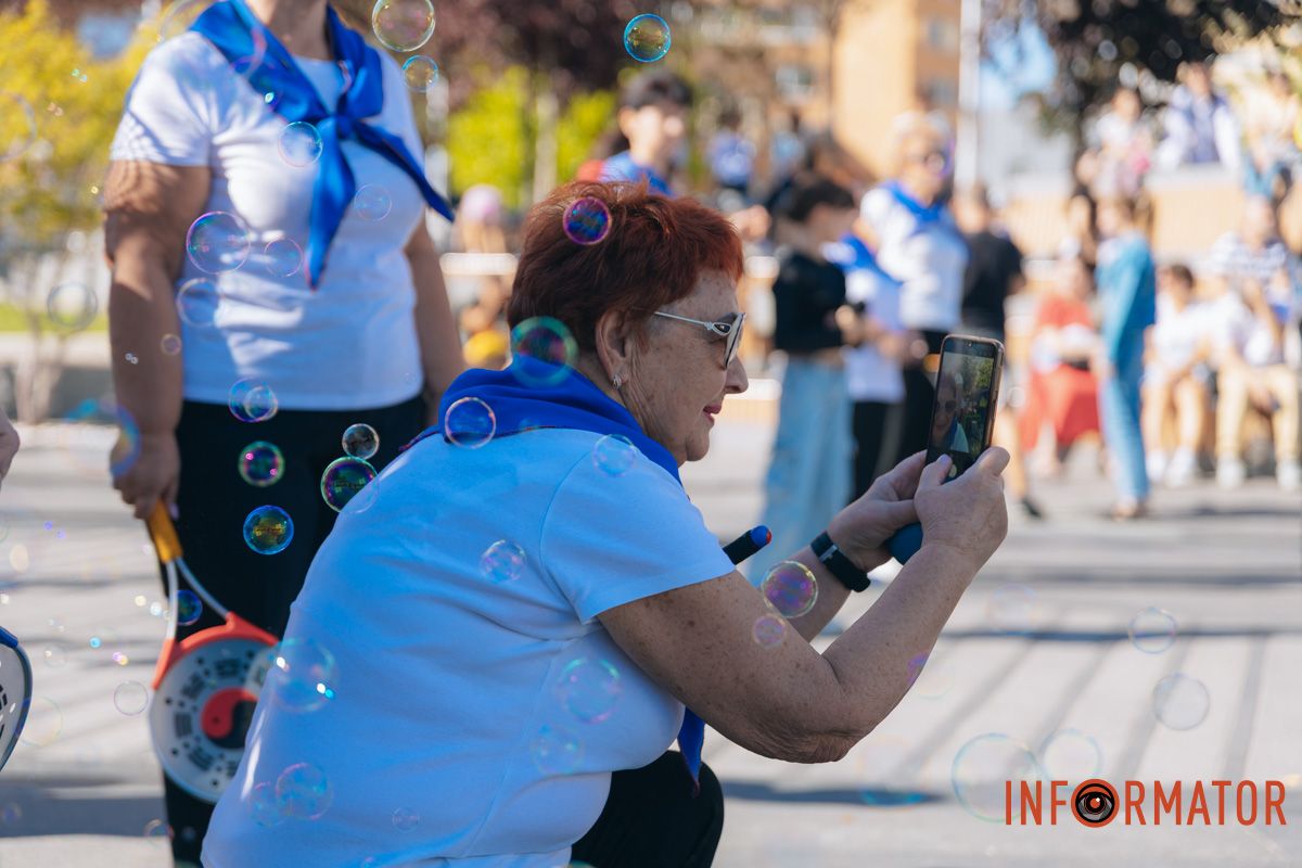 У Дніпрі на День міста на Успенській площі пройшов святковий захід "Штурмуймо Олімп" 15
