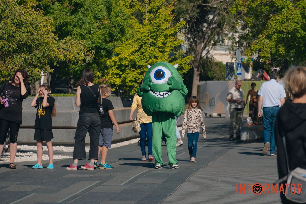 У Дніпрі на День міста на Успенській площі пройшов святковий захід "Штурмуймо Олімп" 12