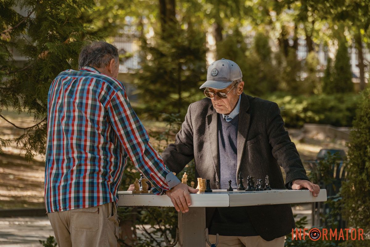 Улыбки, объятия и игры: как жители Днепра проводят День города – истории в фото 4