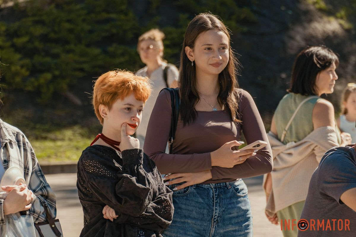 Улыбки, объятия и игры: как жители Днепра проводят День города – истории в фото 8