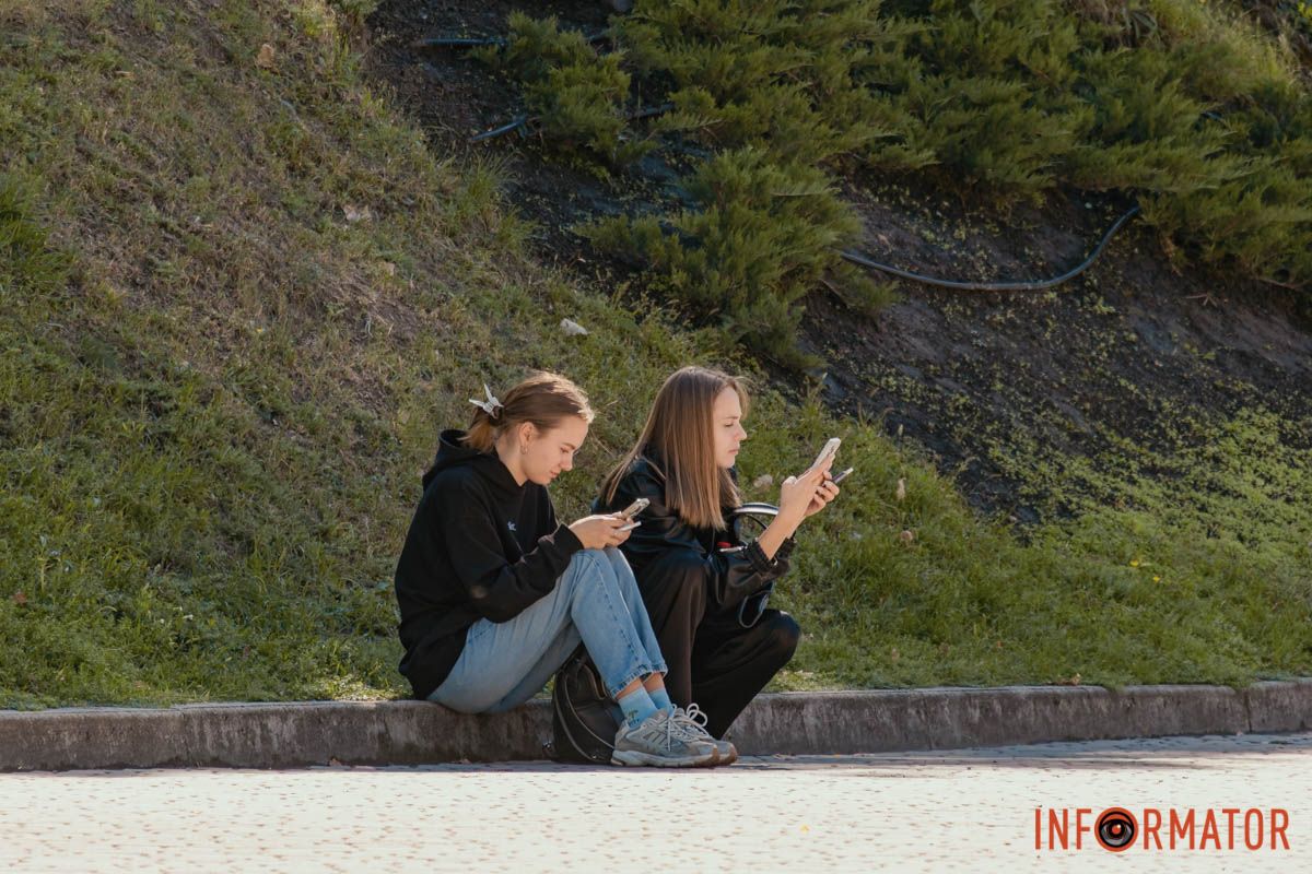 Улыбки, объятия и игры: как жители Днепра проводят День города – истории в фото 41